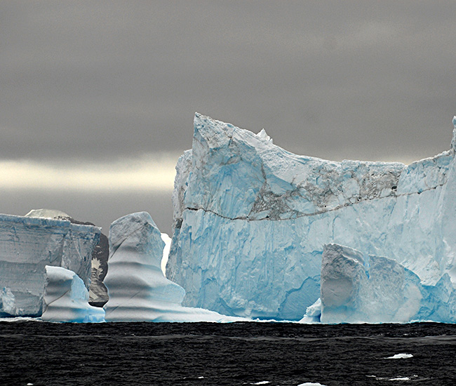 TRAS EL CÍRCULO POLAR – ANTÁRTIDA